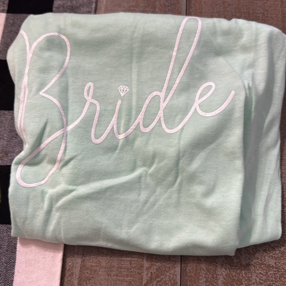 New Pop the Champagne I’m Changing My Last Name T-Shirt & countdown blocks Sz S - Picture 11 of 11